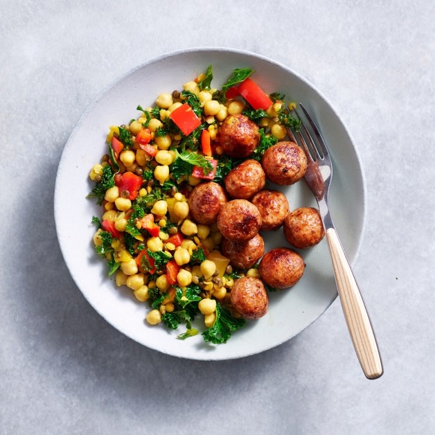 Kyllingkjøttboller med kikert- og linsesalat