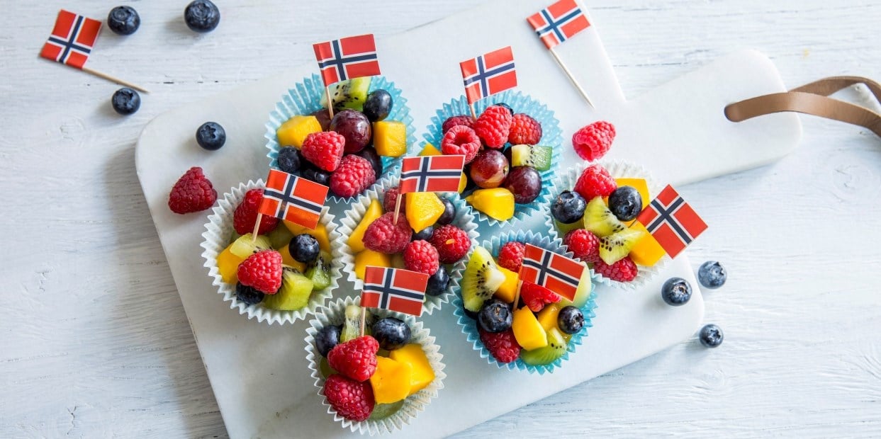 Frukt og bær i en festlig drakt!