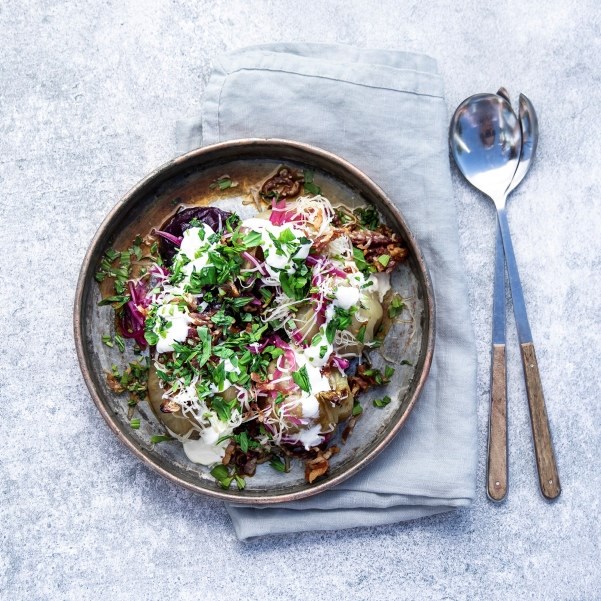 Helbakt løkbombesalat på grillen