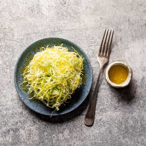 Spisskålsalat med sitrusdressing