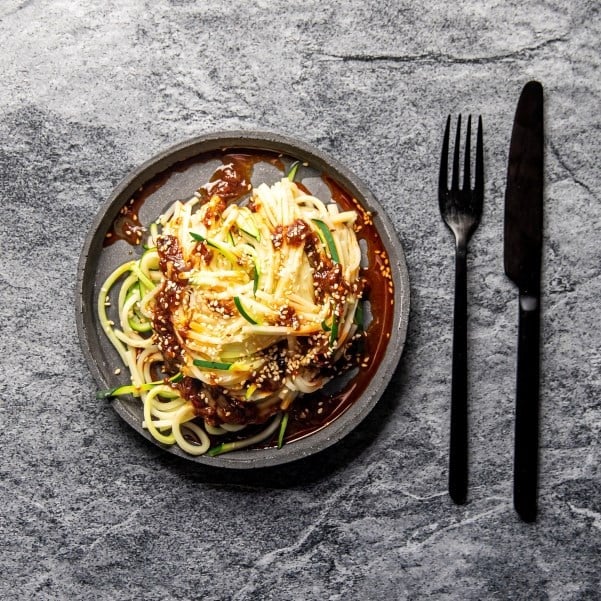 Squashnudler med crispy chili
