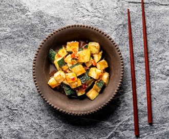 Squashkuber med chili- og sitrongresskaramell