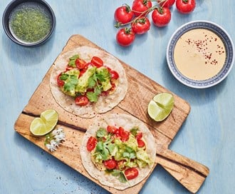 Taco med helbakt selleri, urtemarinade og frisk salsa