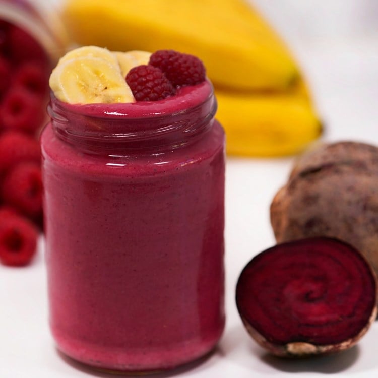 Smoothie med rødbete og bringebær