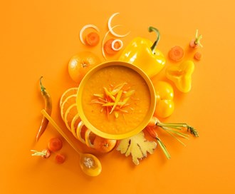 Harmony - Gul suppe med gulrøtter, paprika og løk