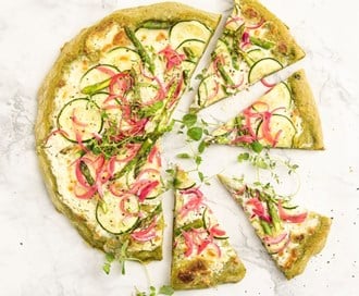 Grønn pizza med spinatbunn