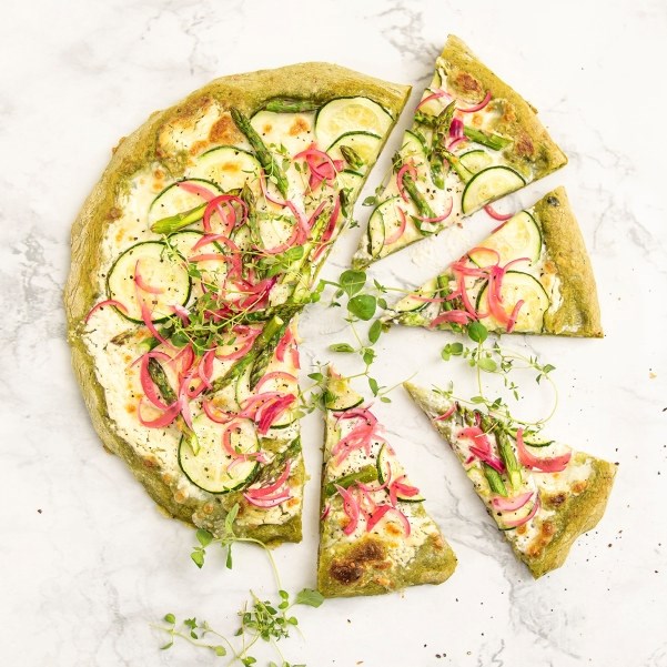 Grønn pizza med spinatbunn