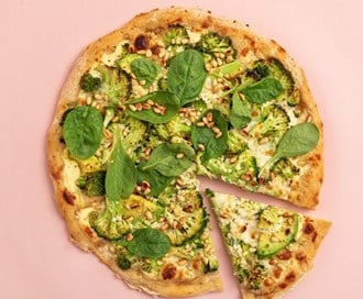Grønn pizza med blomkålbunn
