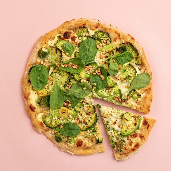 Grønn pizza med blomkålbunn