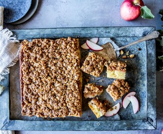 Eplekake med nøttecrunch