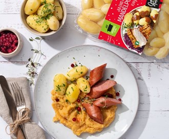 Vossakorv med kålrotstappe og mandelpoteter