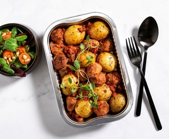 Småpoteter med kjøttboller og tomatsaus