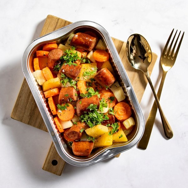 Ovnsbakte rotgrønnsaker med middagspølser