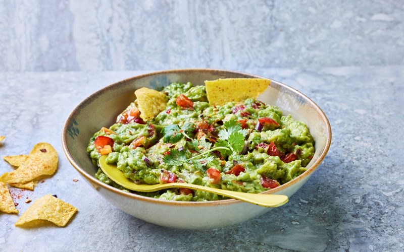 Slik lager du guacamole