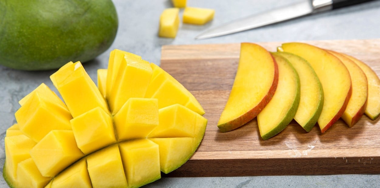Slik deler og kutter du mango