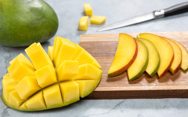 Slik deler og kutter du mango