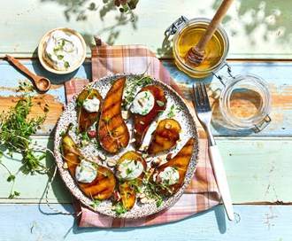 Grillet pære med snøfrisk