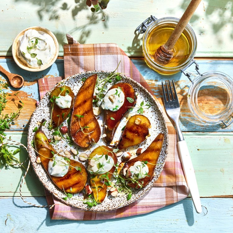 Grillet pære med snøfrisk