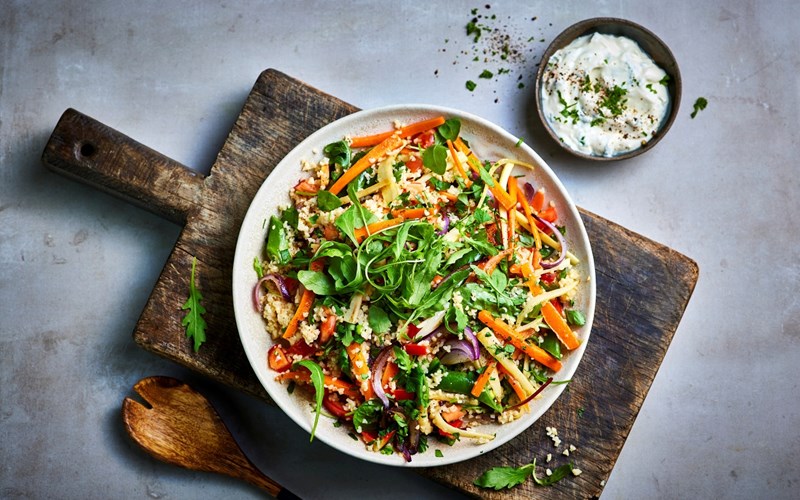 Slik lager du en mettende salat