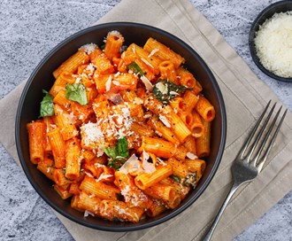 Pasta med kremet paprikasaus