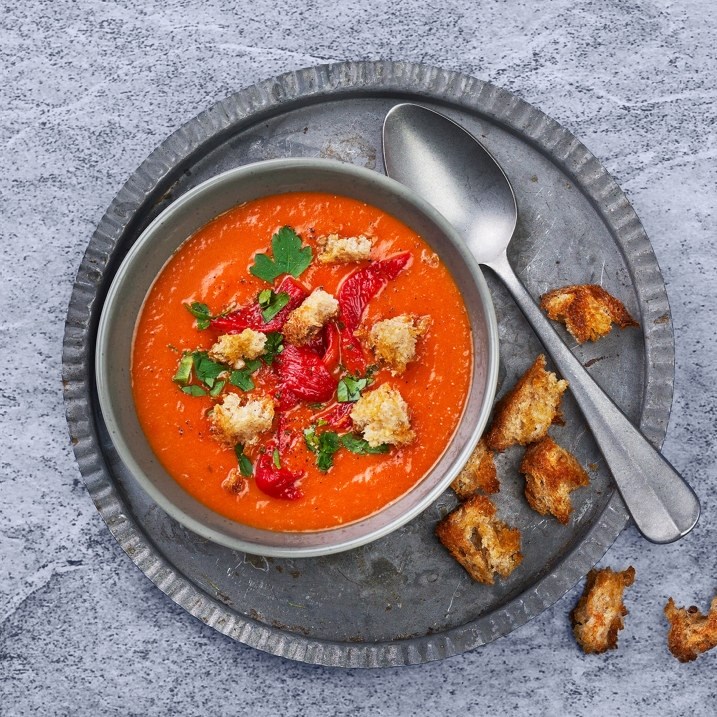 Bakt paprika- og tomatsuppe
