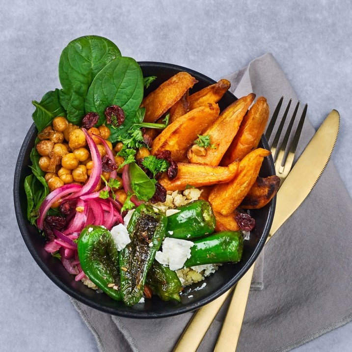 Buddha bowl med stekt padron og blomkålris