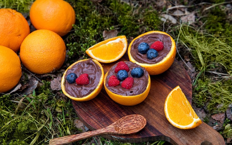 Sjokolademousse med avokado, banan og appelsin