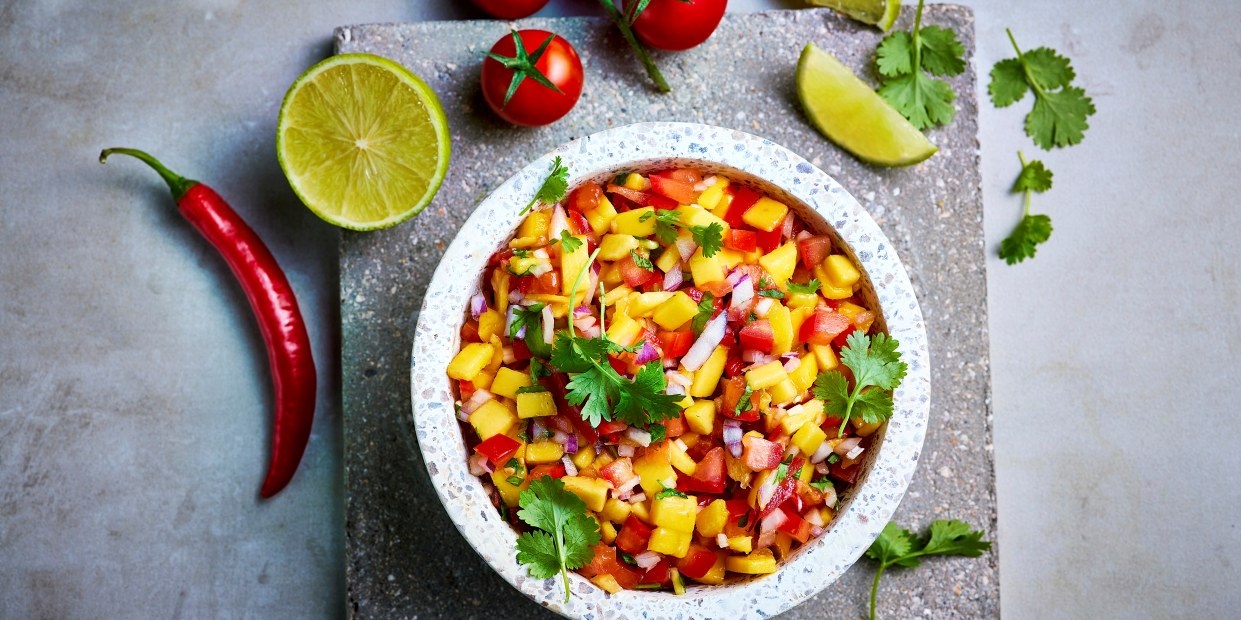 Slik lager du tomatsalsa