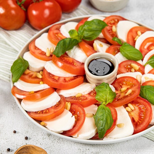 Nydelig mozzarellasalat 