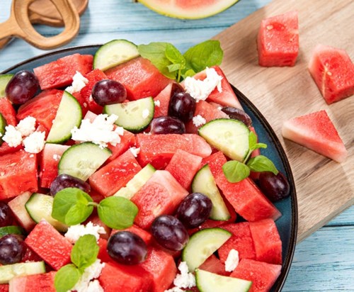 Frisk salat med vannmelon og mynte