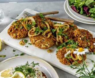 Vegetarkarbonader med stekt løk