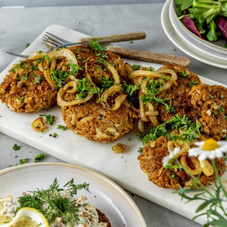 Vegetarkarbonader med stekt løk