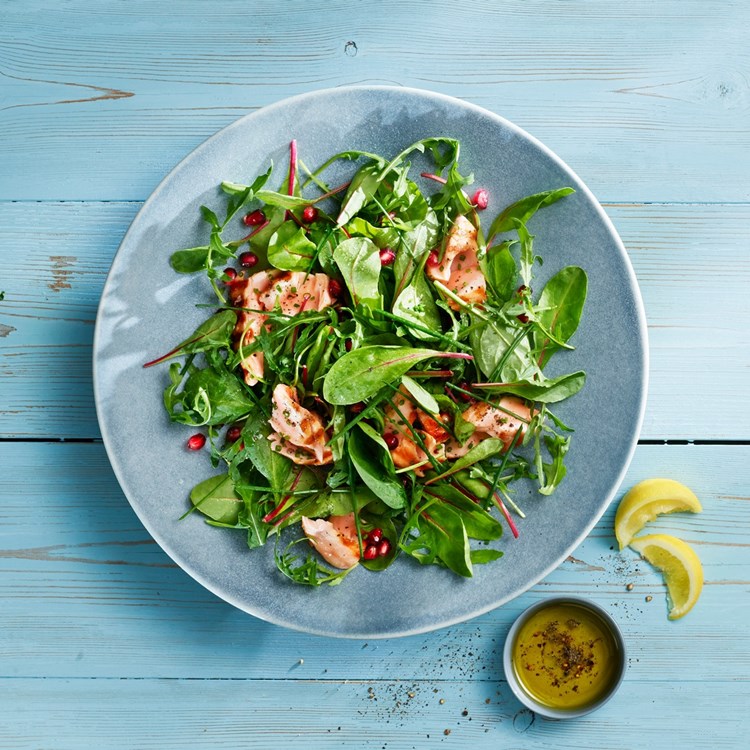 Babyleaf Mix med laks og granateplekjerner