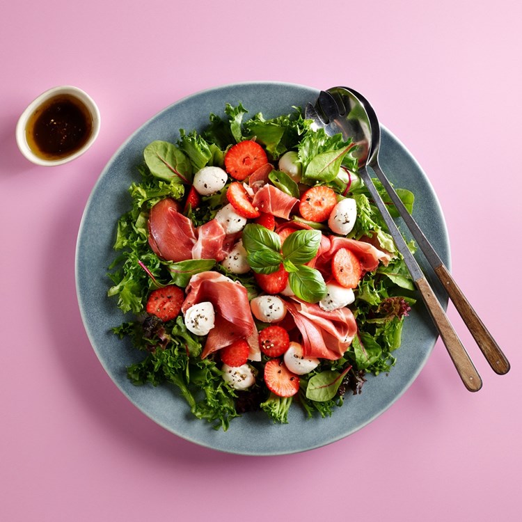 Skinke-og mozzarellasalat