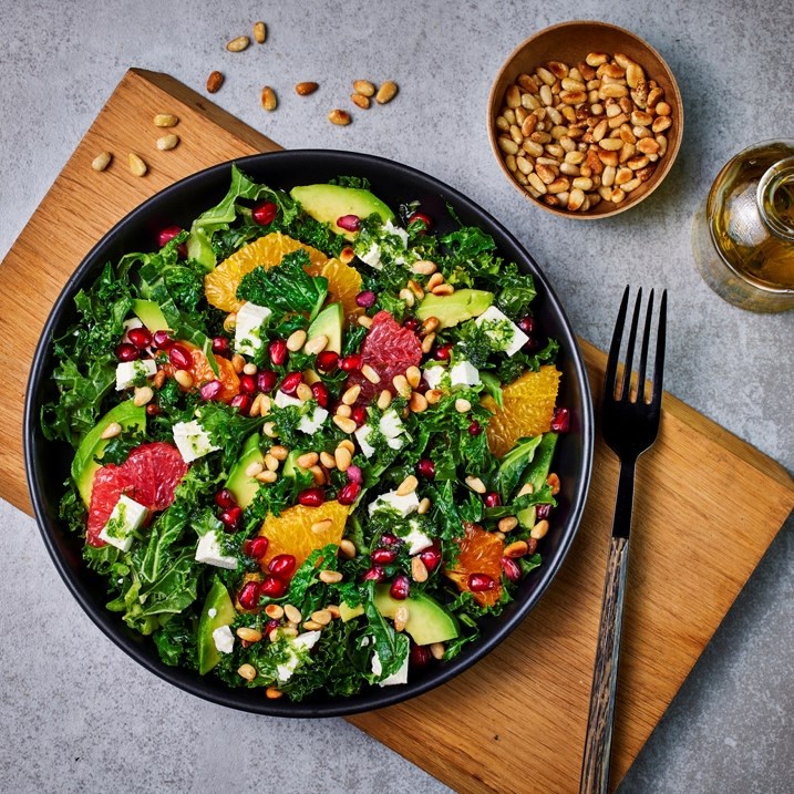 Lun grønnkålsalat med fetaost