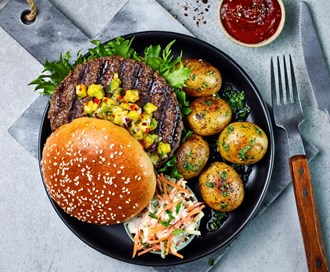 Hamburger med hvitløkspoteter