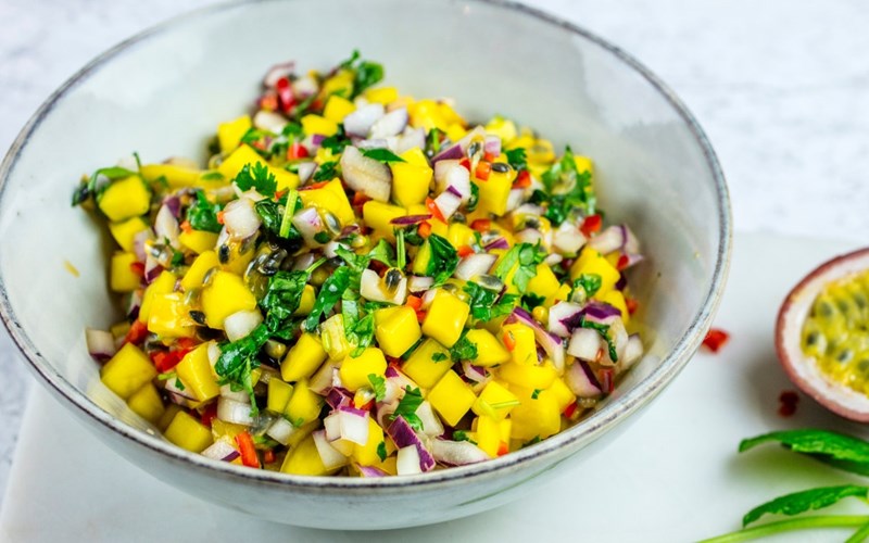 Slik lager du mangosalsa