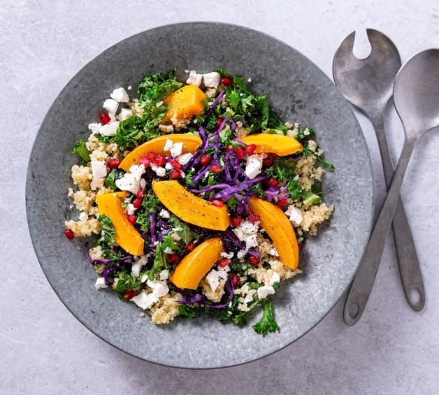 Middagssalat med gresskar, quinoa og grønnkål