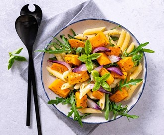 Lun gresskar- og pastasalat