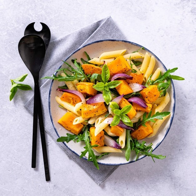 Lun gresskar- og pastasalat