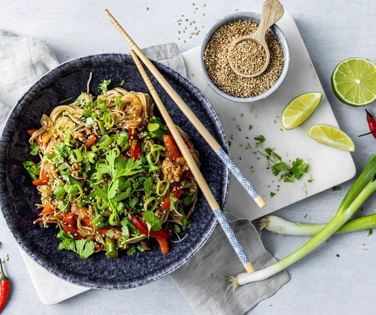 Stekte nudler med vegetardeig