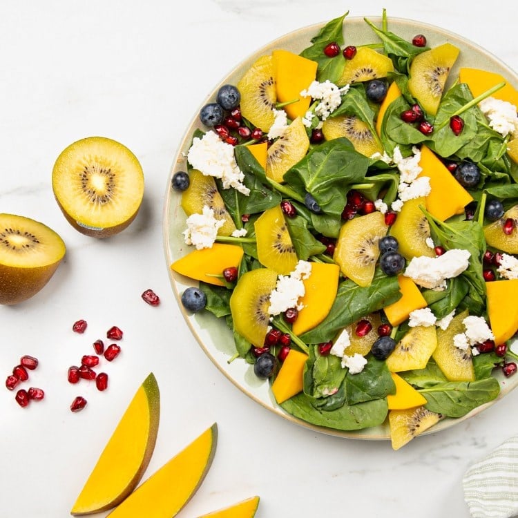 Gul kiwi og blåbærsalat