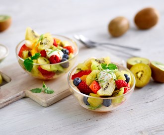 Frisk fruktsalat med kiwi og kesam