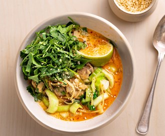 Tom kha gai med pak choy