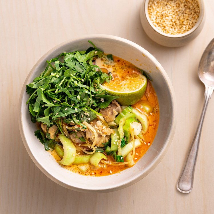 Tom kha gai med pak choy