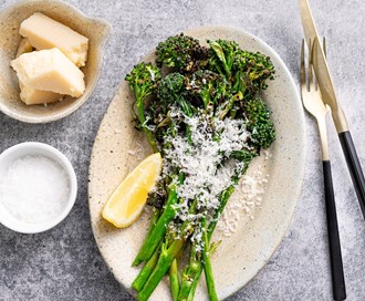 Grillet brokkolini med parmesan og sitron