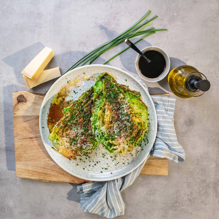 Norsk spisskål med friske urter og parmesan