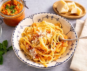 Linguine med hjemmelaget tomatsaus