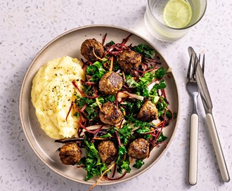 Grønnkål Mix med kjøttboller og potetmos