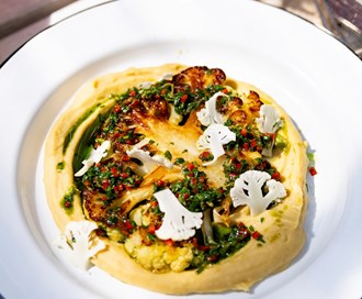Stekt blomkål med frisk hummus og chimichurri